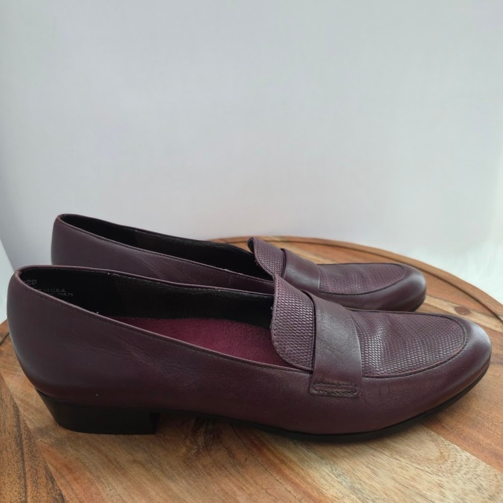 Munro Burgundy Leather Textured Loafers Women's 10 N‎ Dress Shoes Made USA